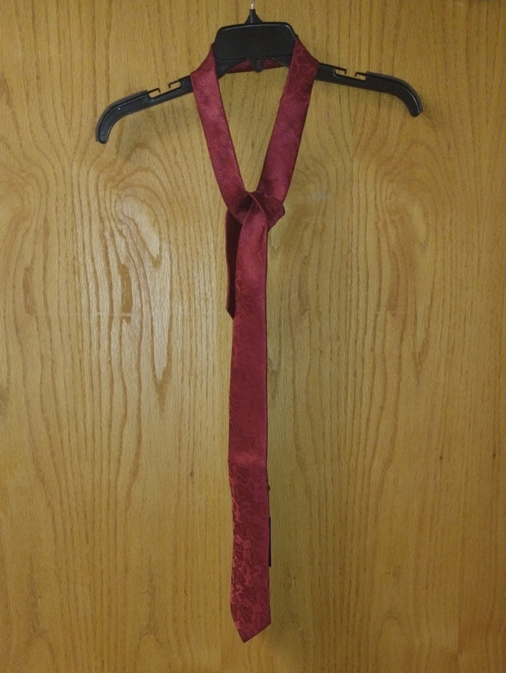 Barry. Wang Men's Burgundy Paisley Tie With Handkerchief (J1410)
